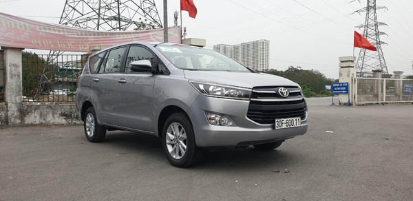 Cho thuê xe Innova 2017
