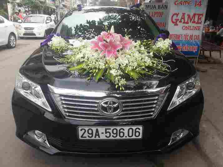 Thuê xe cưới Camry giá rẻ nhất